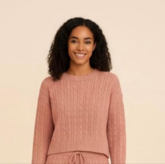 NWT, DUSTY, Stylish Pink Knit Sweater and Pants Set. Size: S - M. - Picture 2 of 6